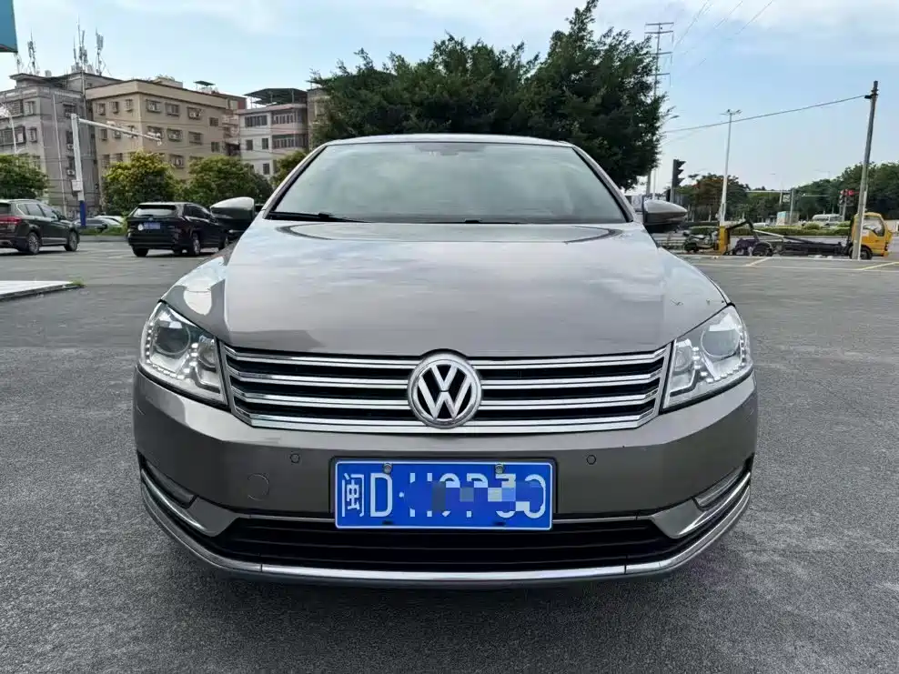 Volkswagen Magotan 2013 2.0TSI Premium фото 2