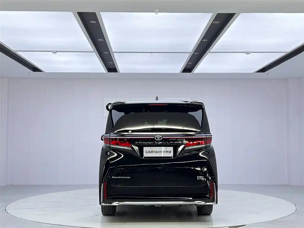 Toyota Vellfire 2024 Crown Hybrid 2.5L Executive Premium Edition фото 4