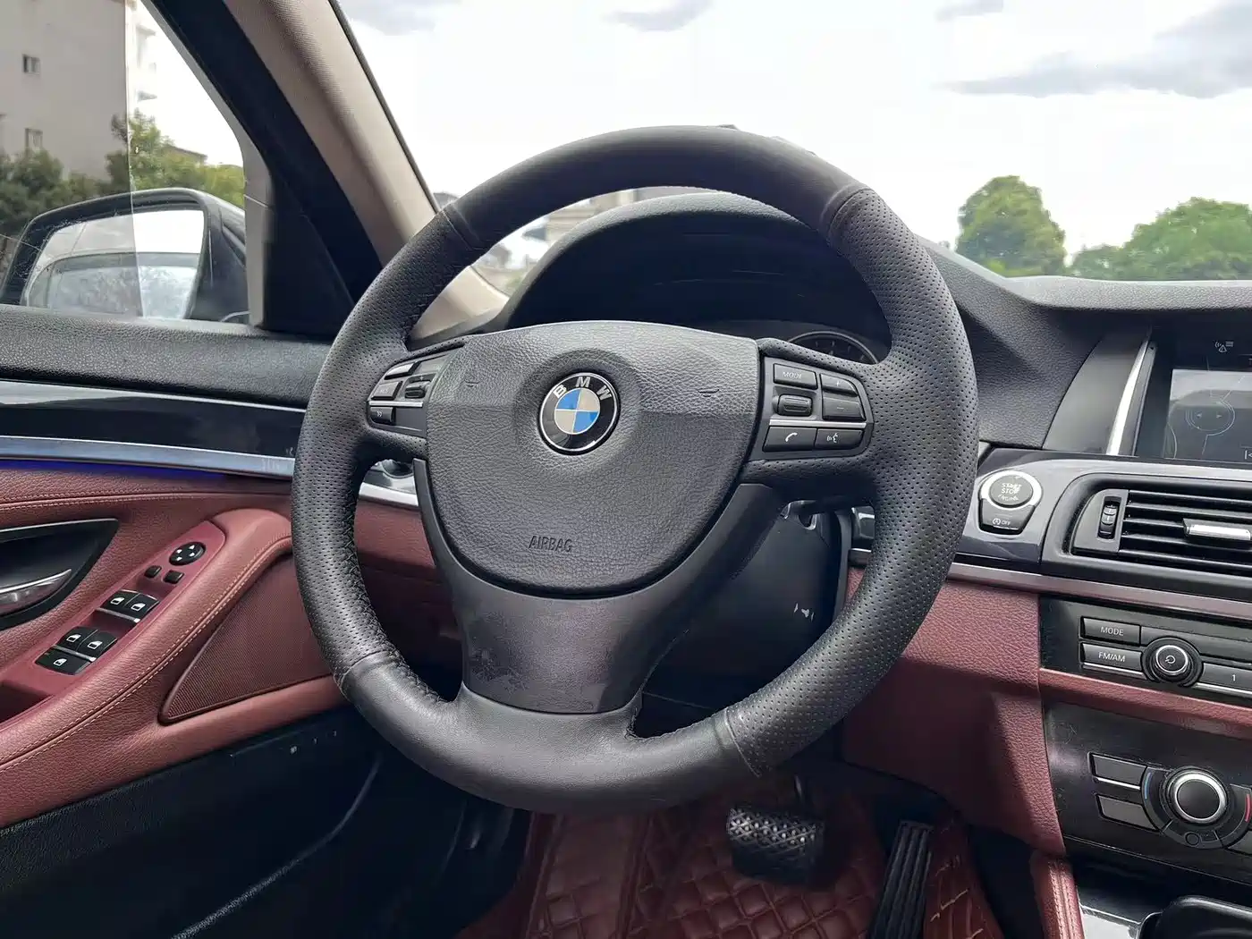 BMW 5 Series 2014 520Li Elegance фото 12