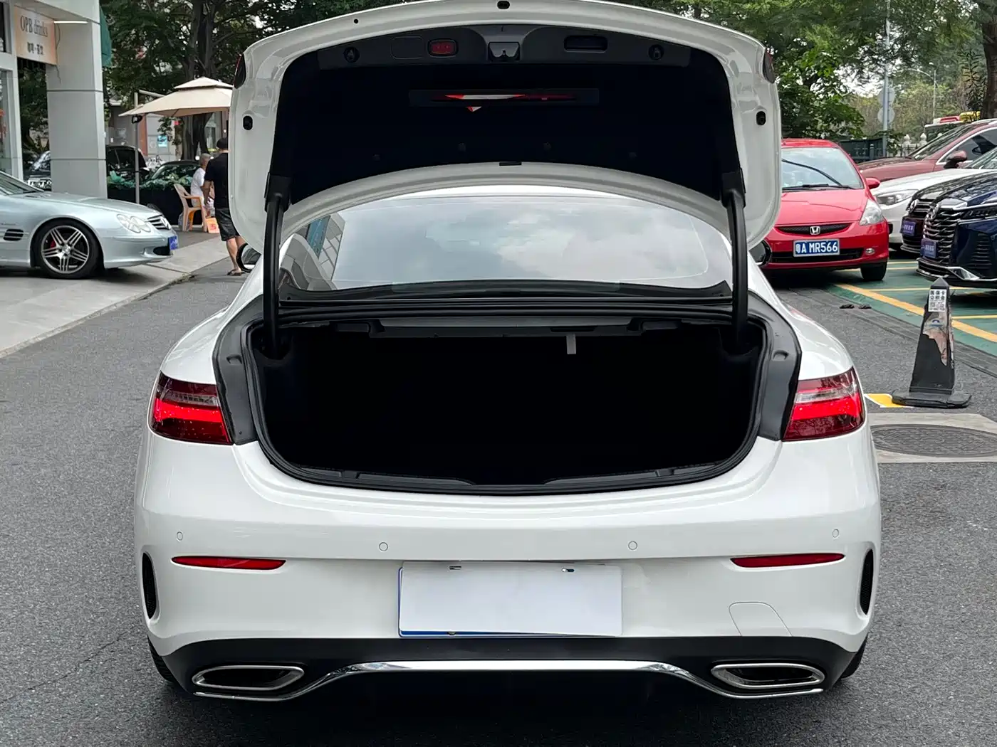 Mercedes-Benz E-Class (Import) 2017 E 200 4MATIC Coupe фото 5