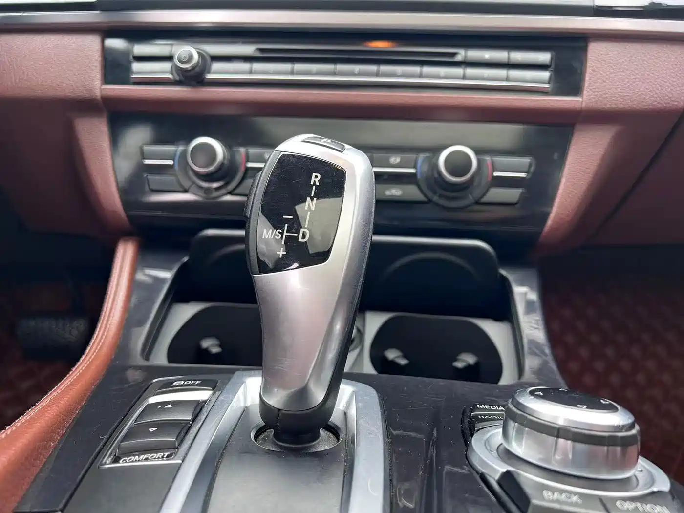 BMW 5 Series 2014 520Li Elegance фото 14