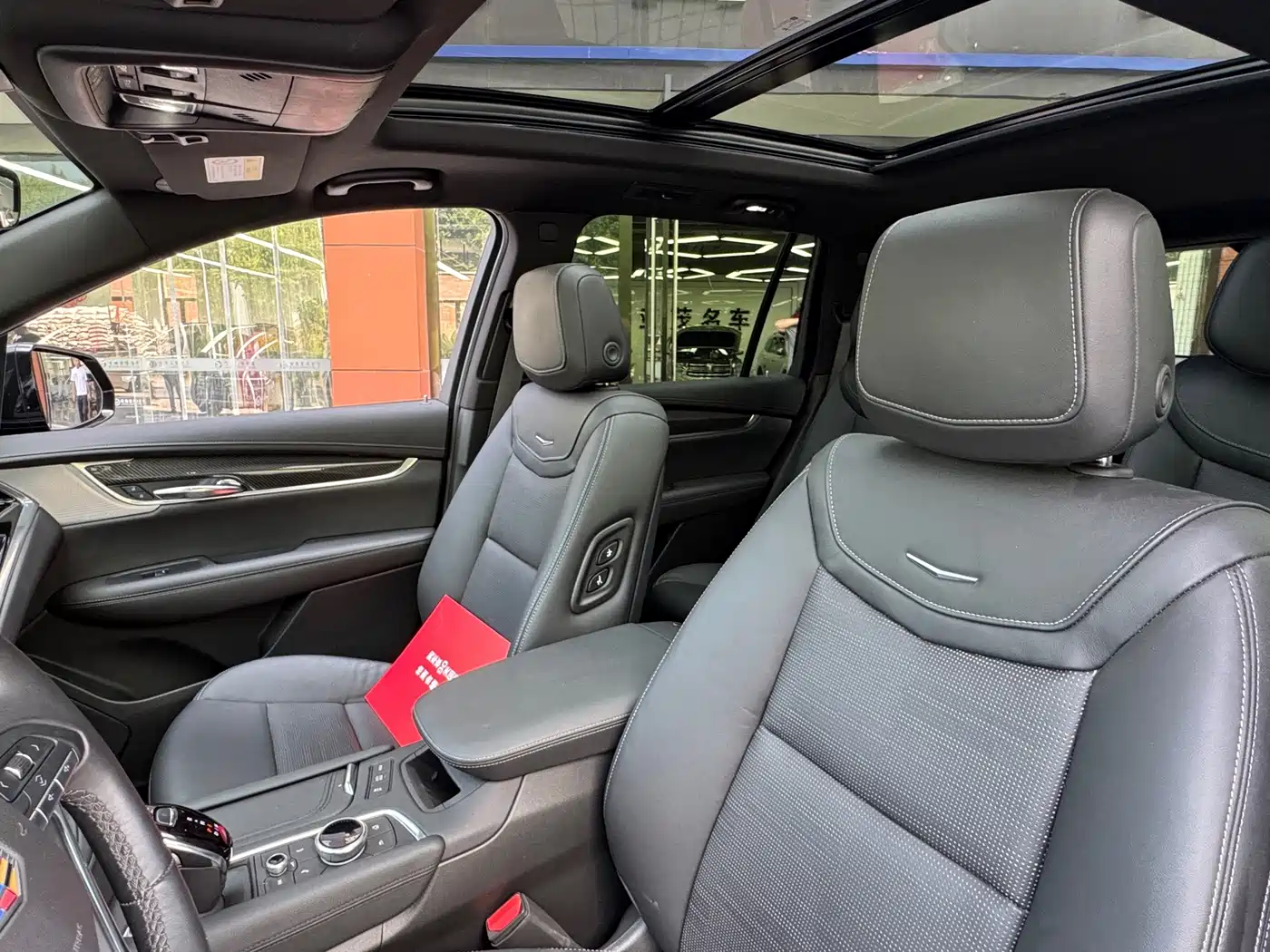 Cadillac XT6 2025 2025 2.0T 6-Seater AWD Executive Black Label Edition
