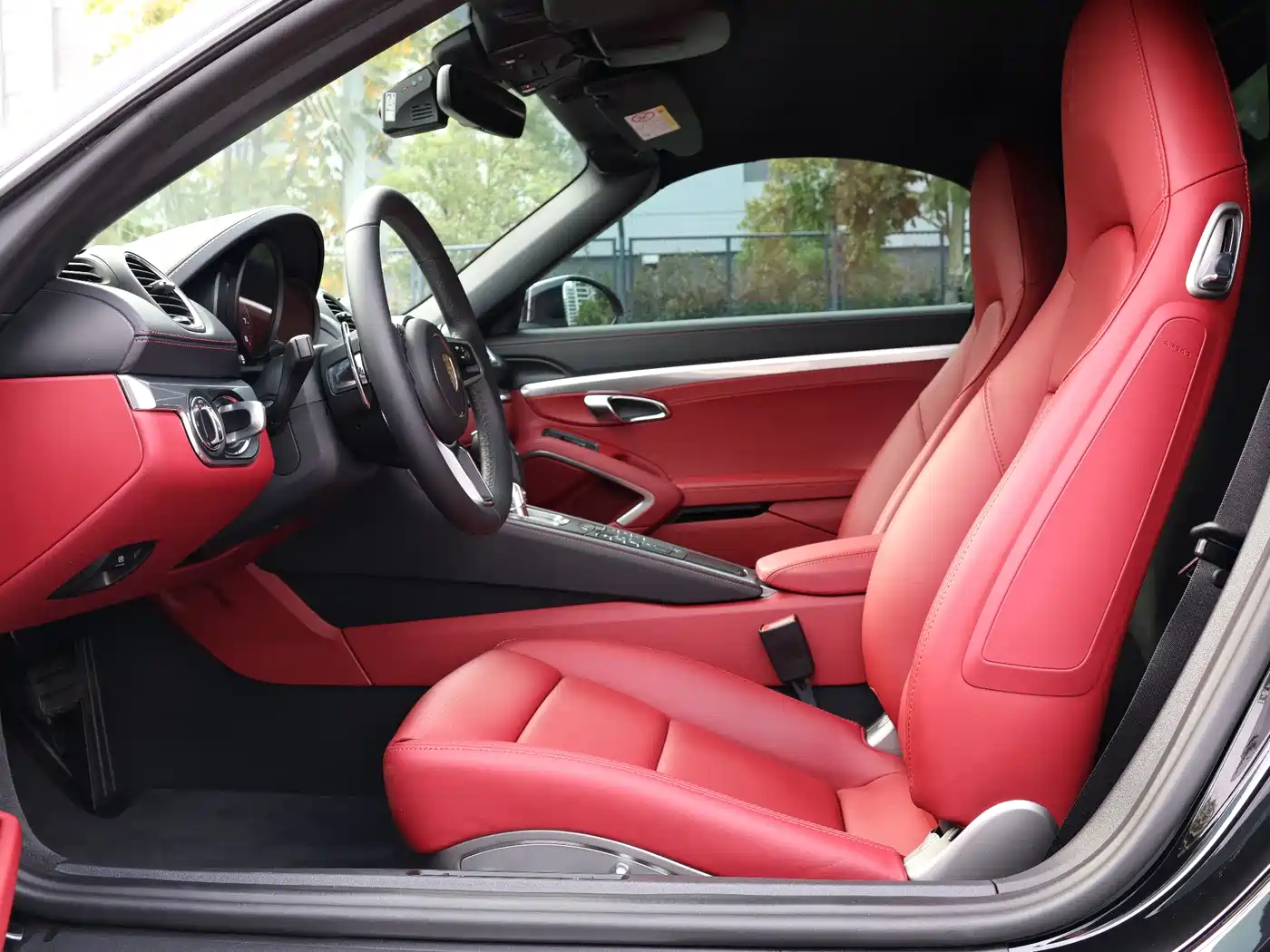 Porsche 718 2022 Boxster T 2.0T фото 4