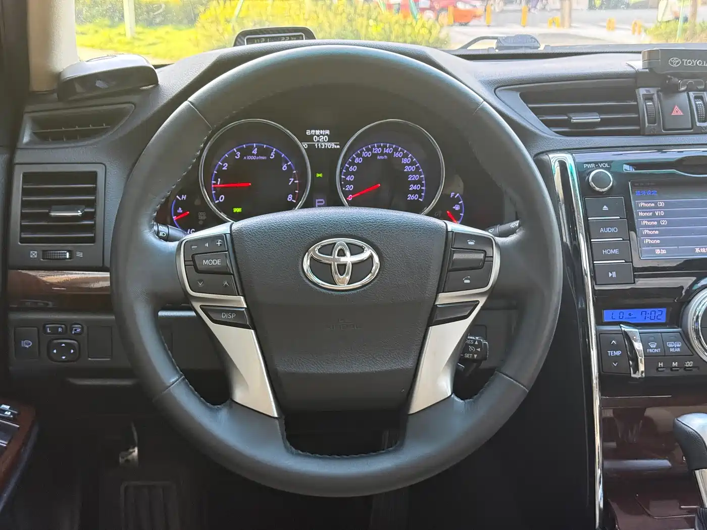 Фото 17 - Toyota Reiz