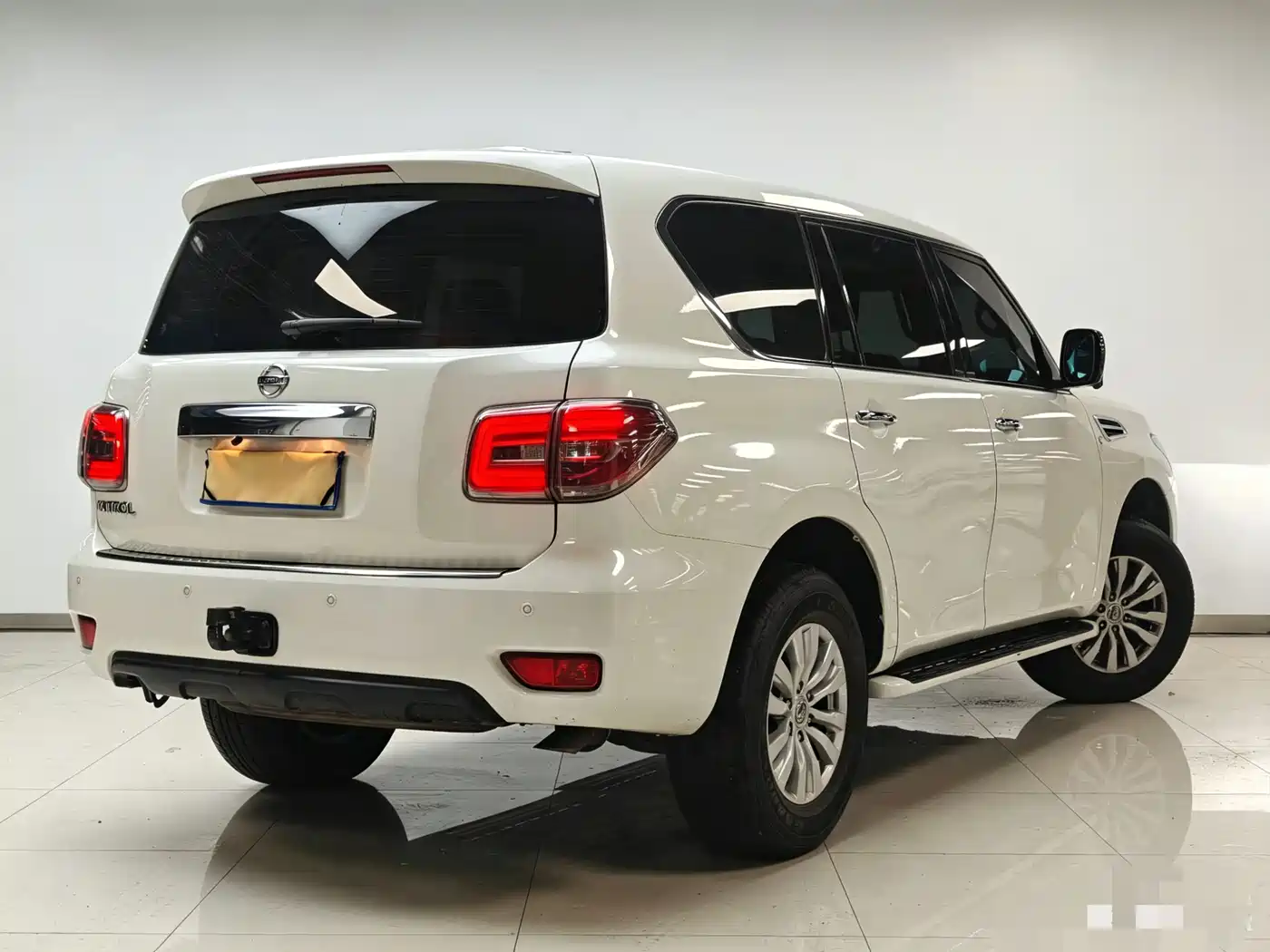 Nissan Patrol 2018 4.0L Leadership фото 17