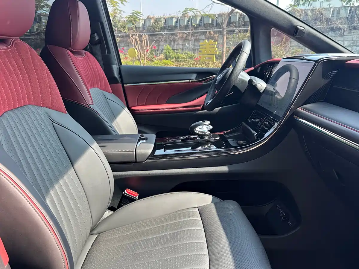 GAC Trumpchi Trumpchi M8 2023 Model Master Series 400T Flagship Edition фото 9