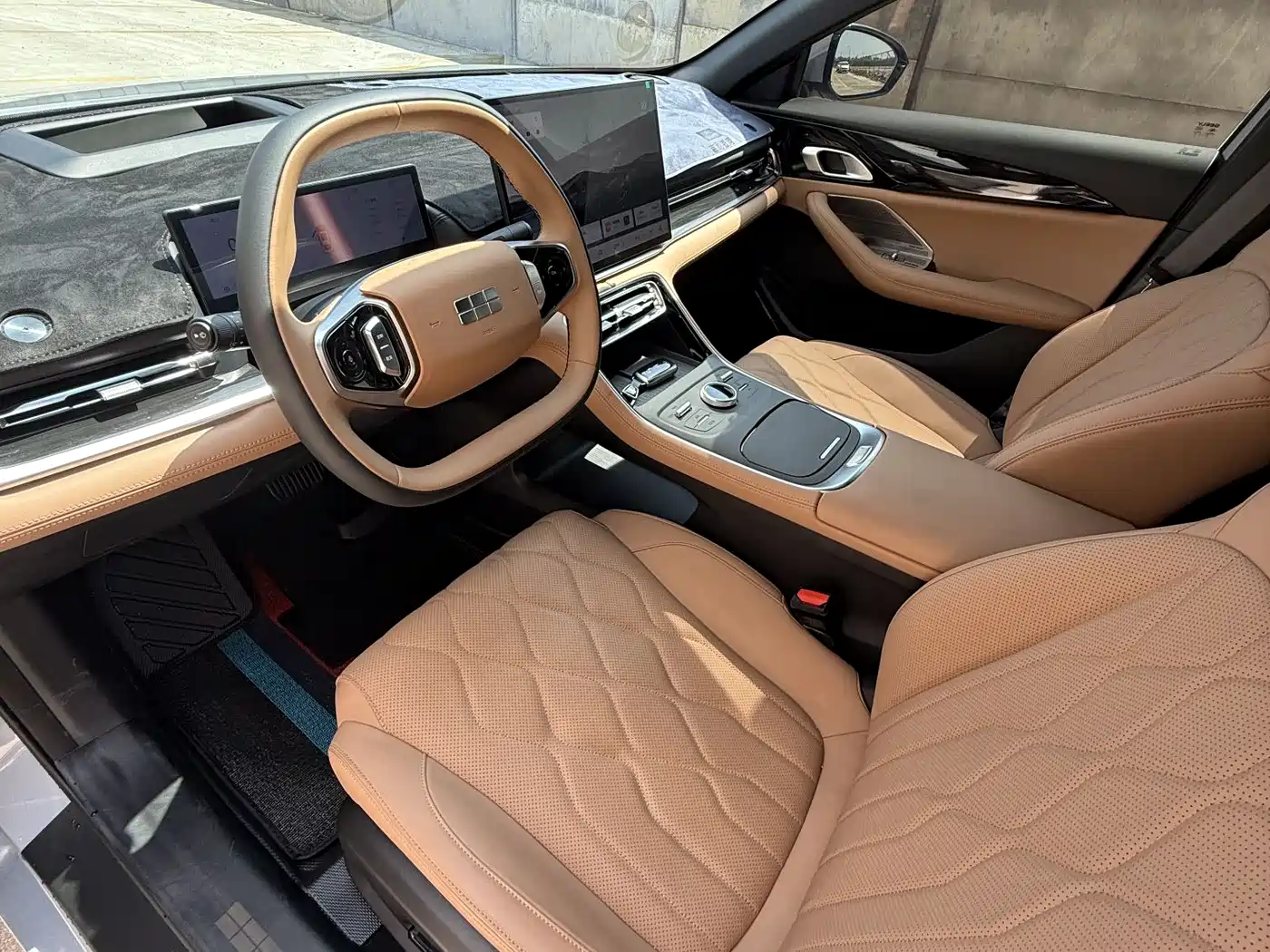 Geely Galaxy Galaxy A7 2025 EM-i 150km Explorer+ Edition фото 11