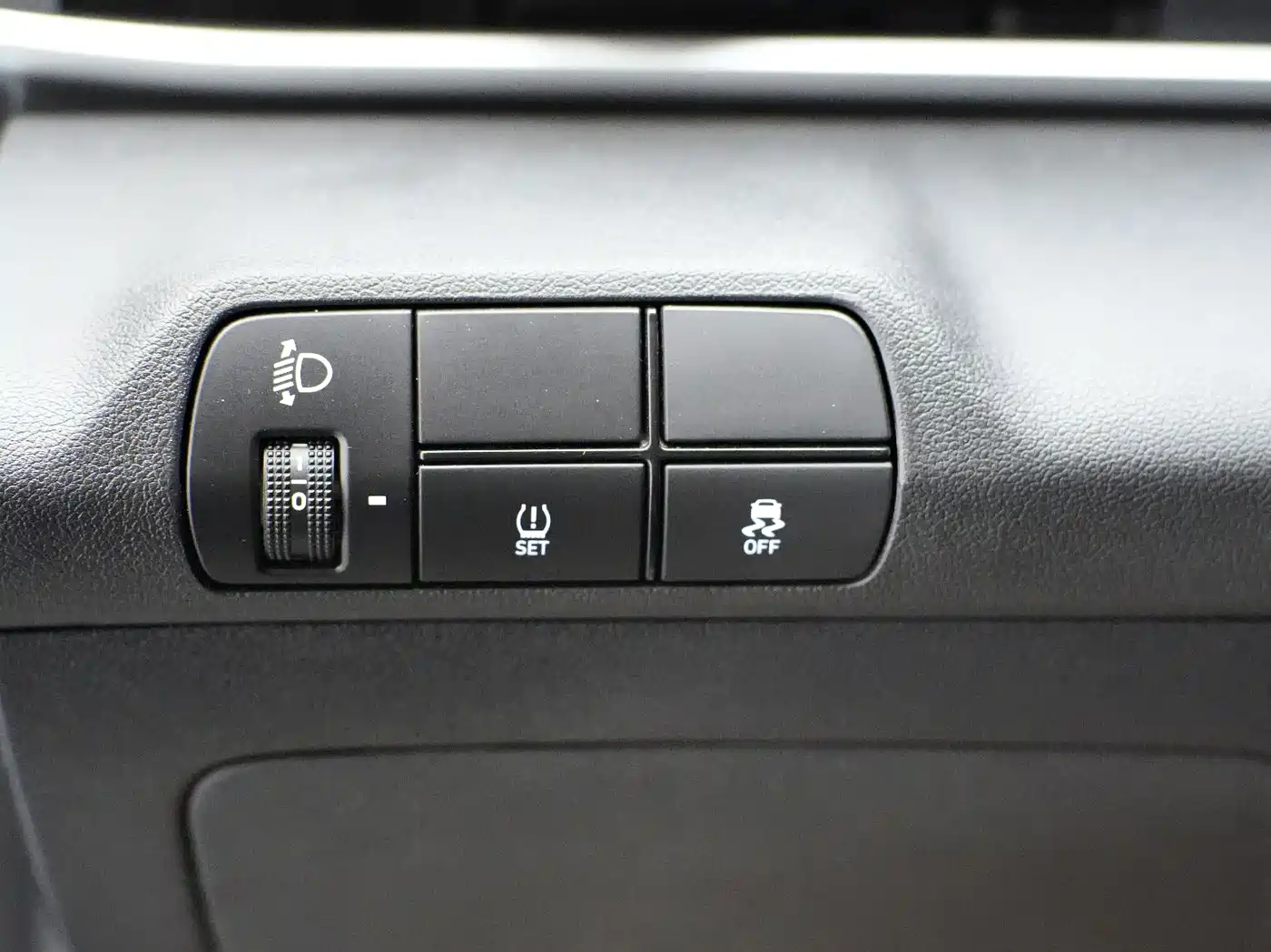 Hyundai Elantra 2022 1.5L CVT GLX Elite Edition фото 9