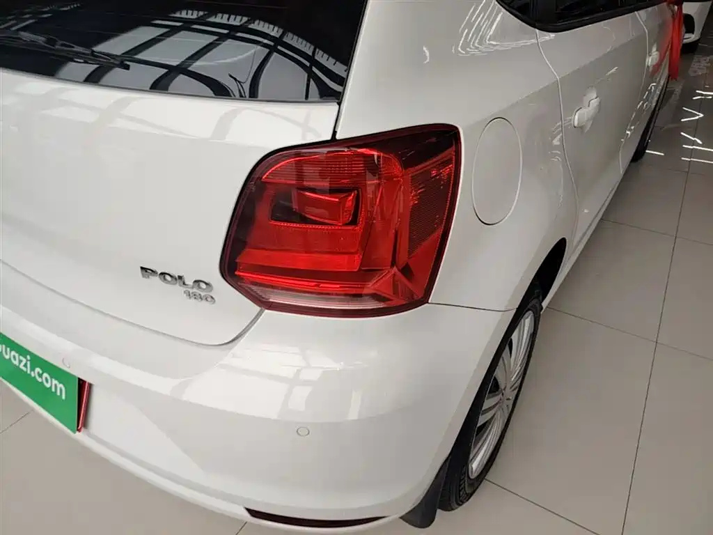 Volkswagen Polo 2016 1.6L Automatic Comfort фото 7