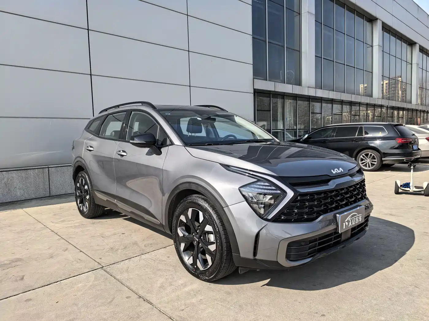 KIA LION PLATINUM EXPANDS THE WORLD