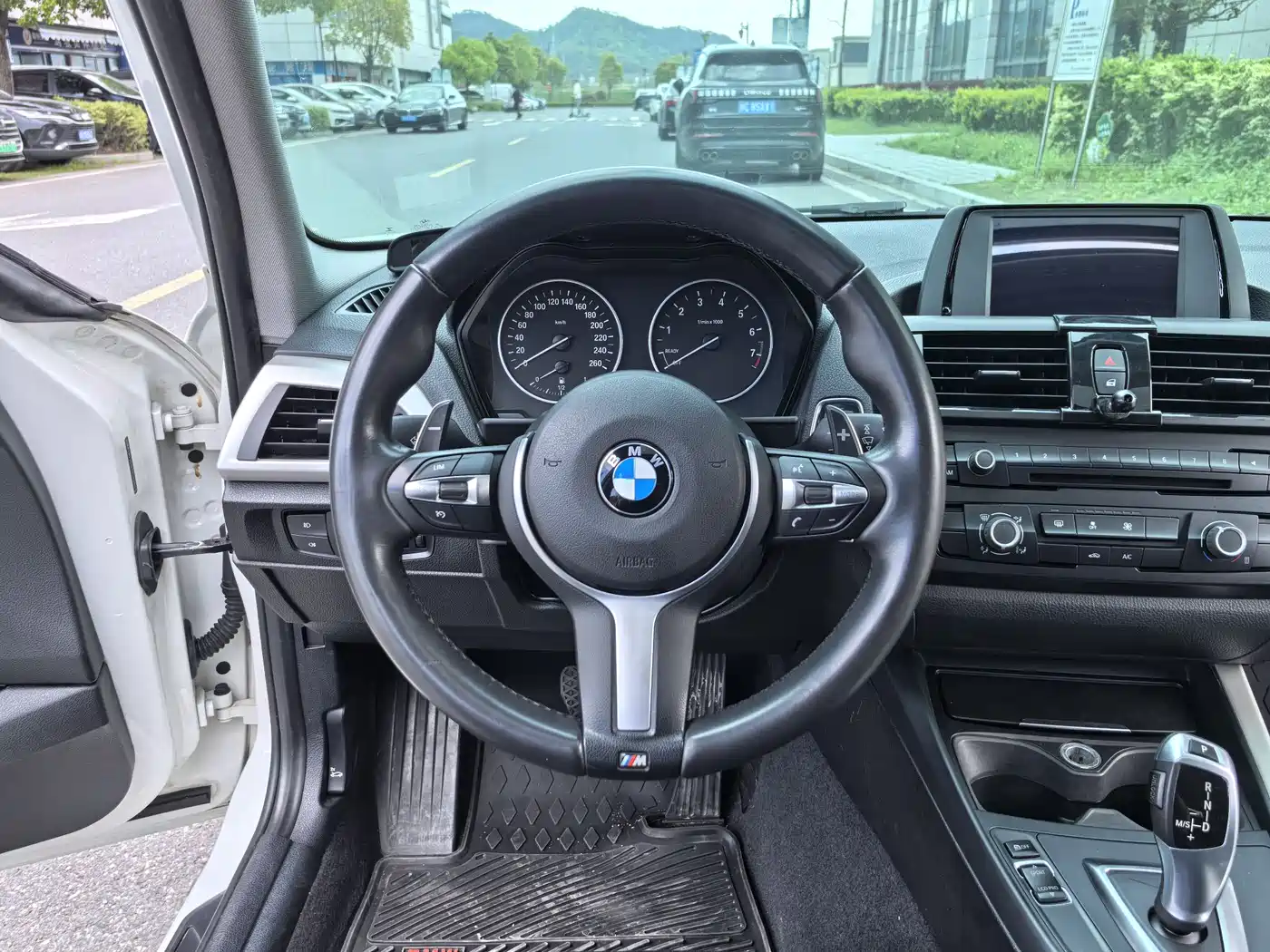 BMW 1 Series (Import) 2013 Facelift 116i Leading Model фото 9