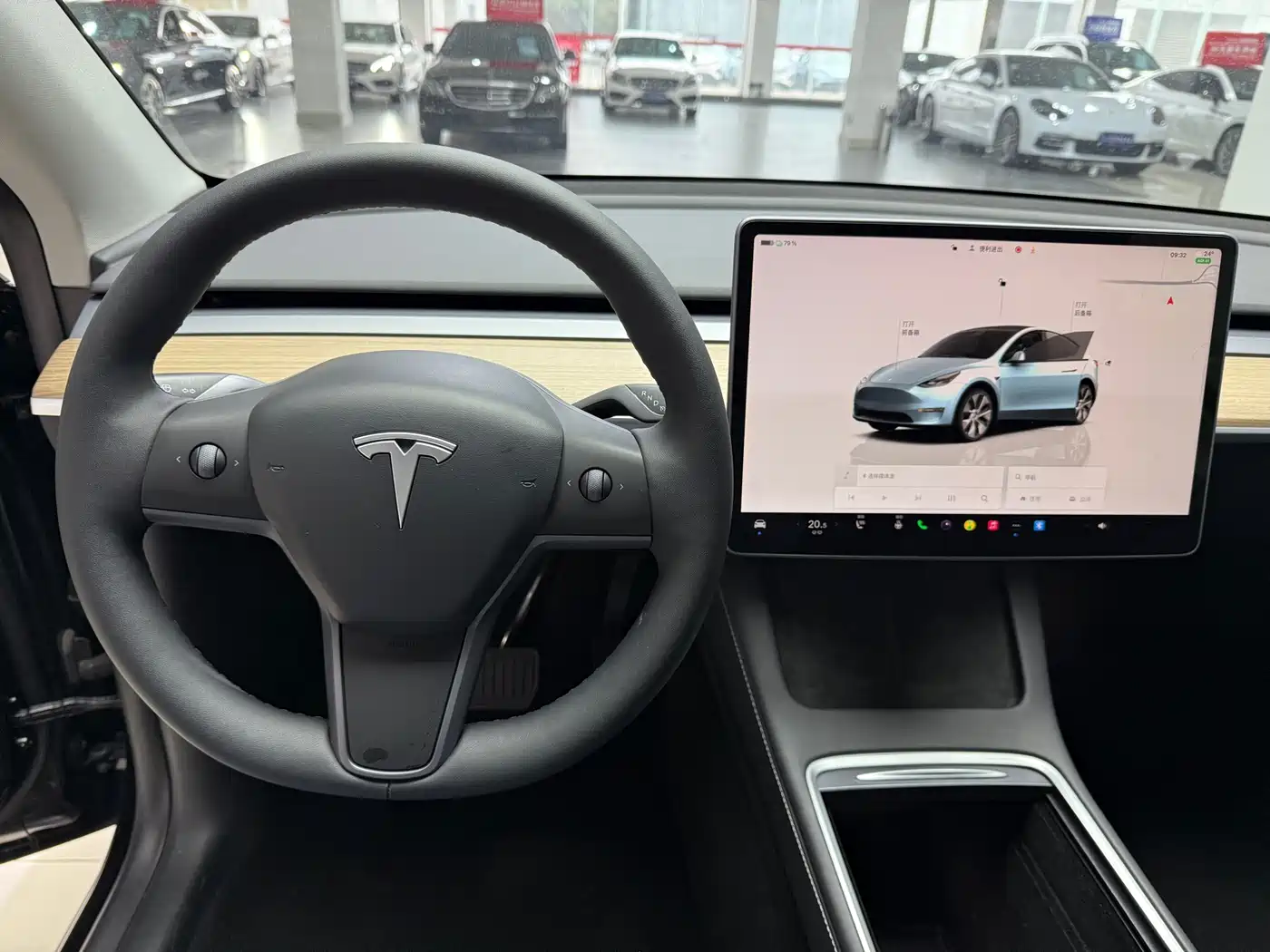 TESLA MODEL Y