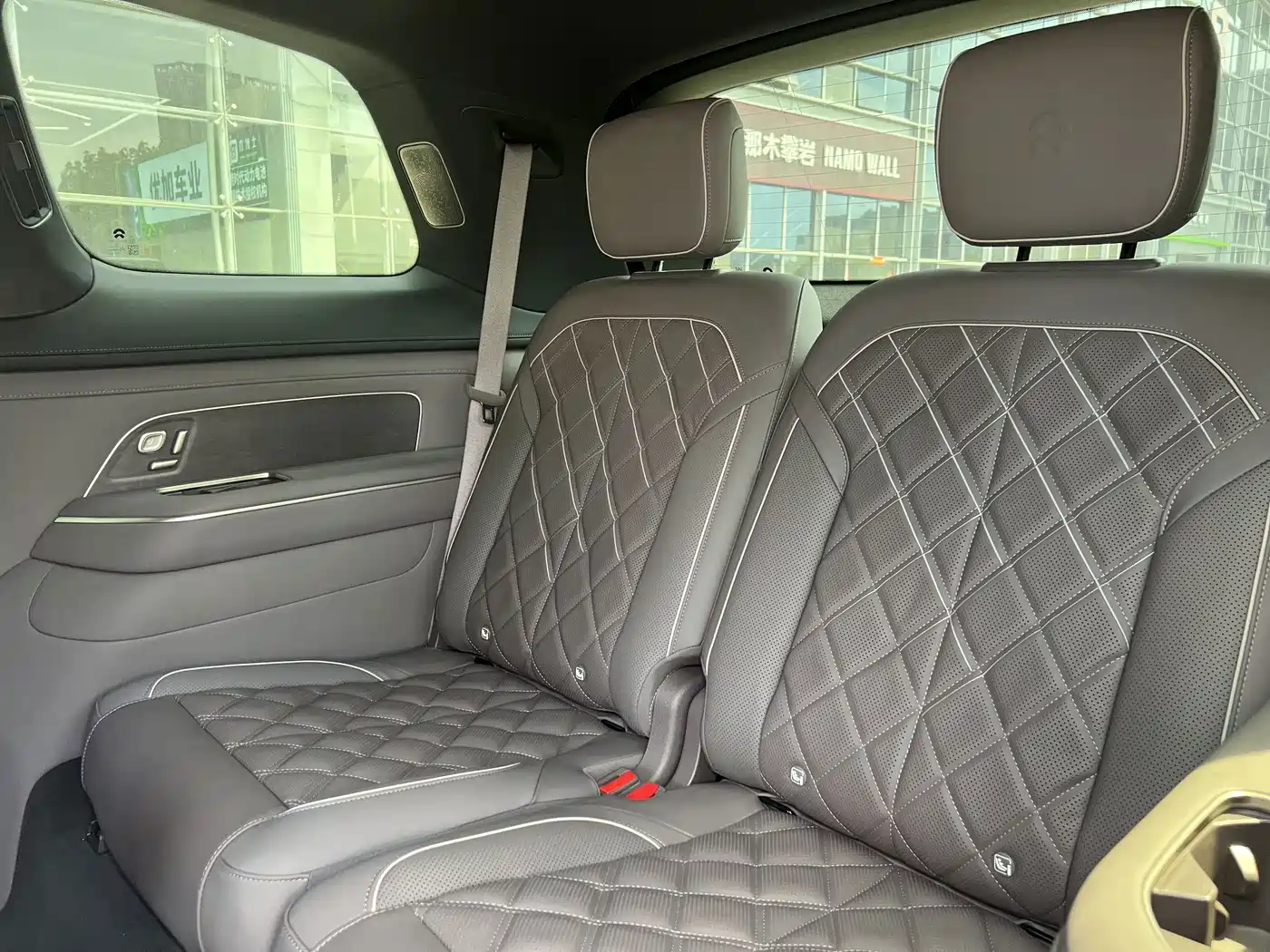 NIO ES8 2026 2025 Model 6-Seat Executive Luxury Edition