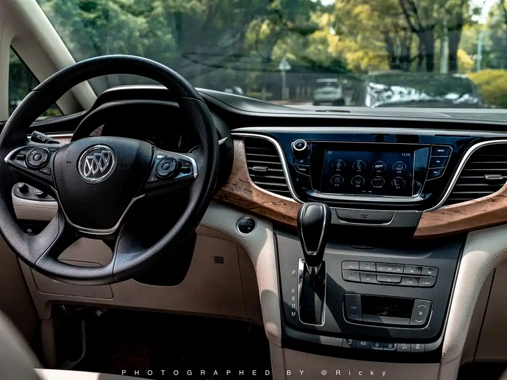 Buick GL8 2018 ES 28T Comfort Type China VI фото 4