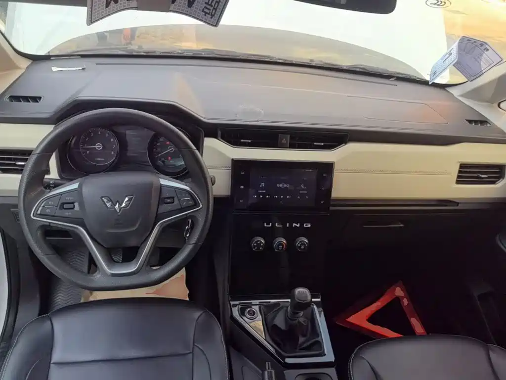 Wuling Motors Wuling Hongguang PLUS 2021 2021 Commercial Version 1.5L Manual Standard 7-Seater