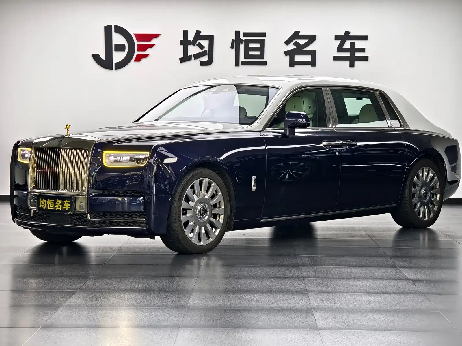 Фото 1 - Rolls-Royce Phantom