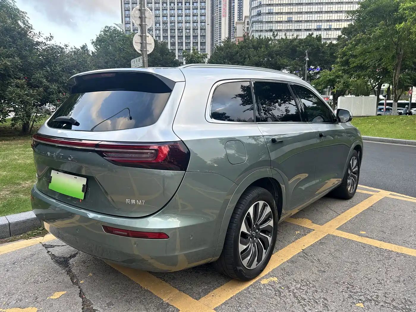 AITO Wenjie AITO M7 2024 1.5T RWD Plus 5-Seater фото 6