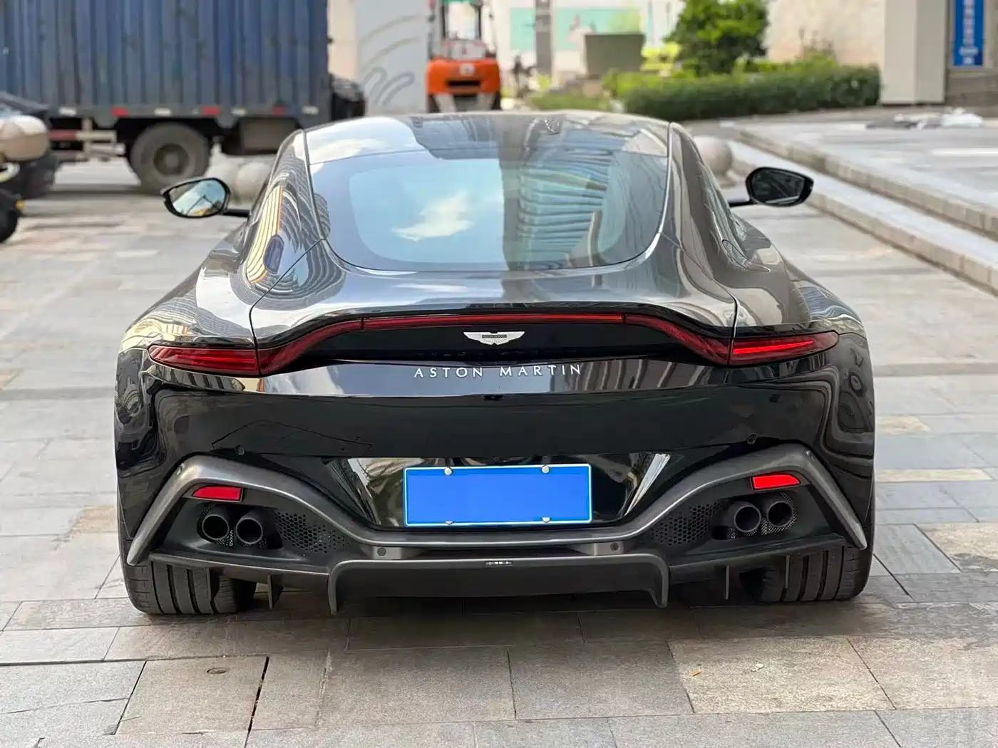 Aston Martin V8 Vantage 2024 2022 4.0T V8 Coupe