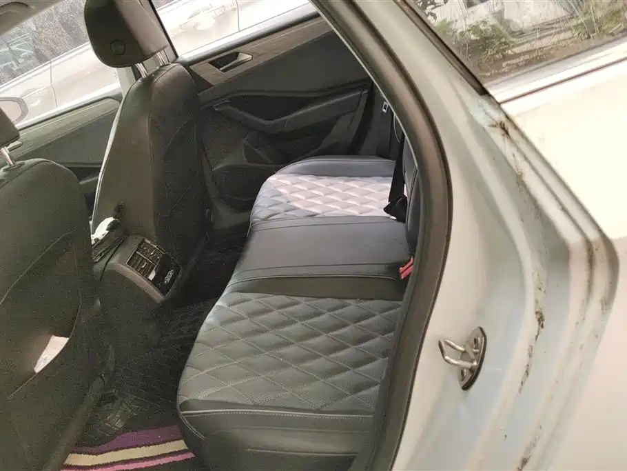 Volkswagen Sagitar 2023 300TSI DSG Surpassing Edition фото 11