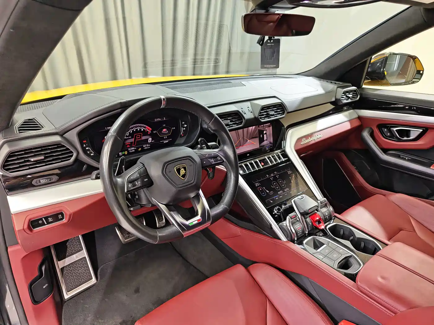 Фото 7 - Lamborghini Urus