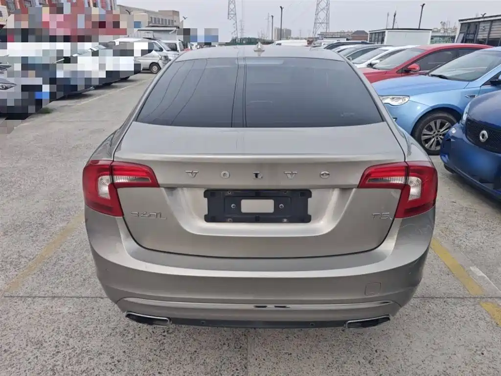 Фото 6 - Volvo S60