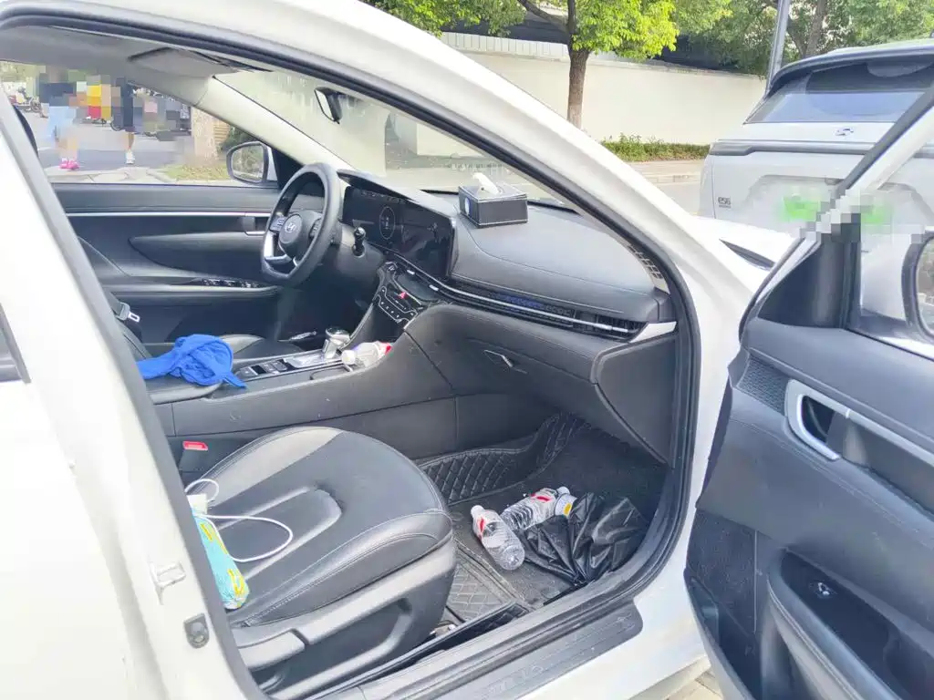 Hyundai Mistra 2022 2021 1.8L CVT LUX Premium