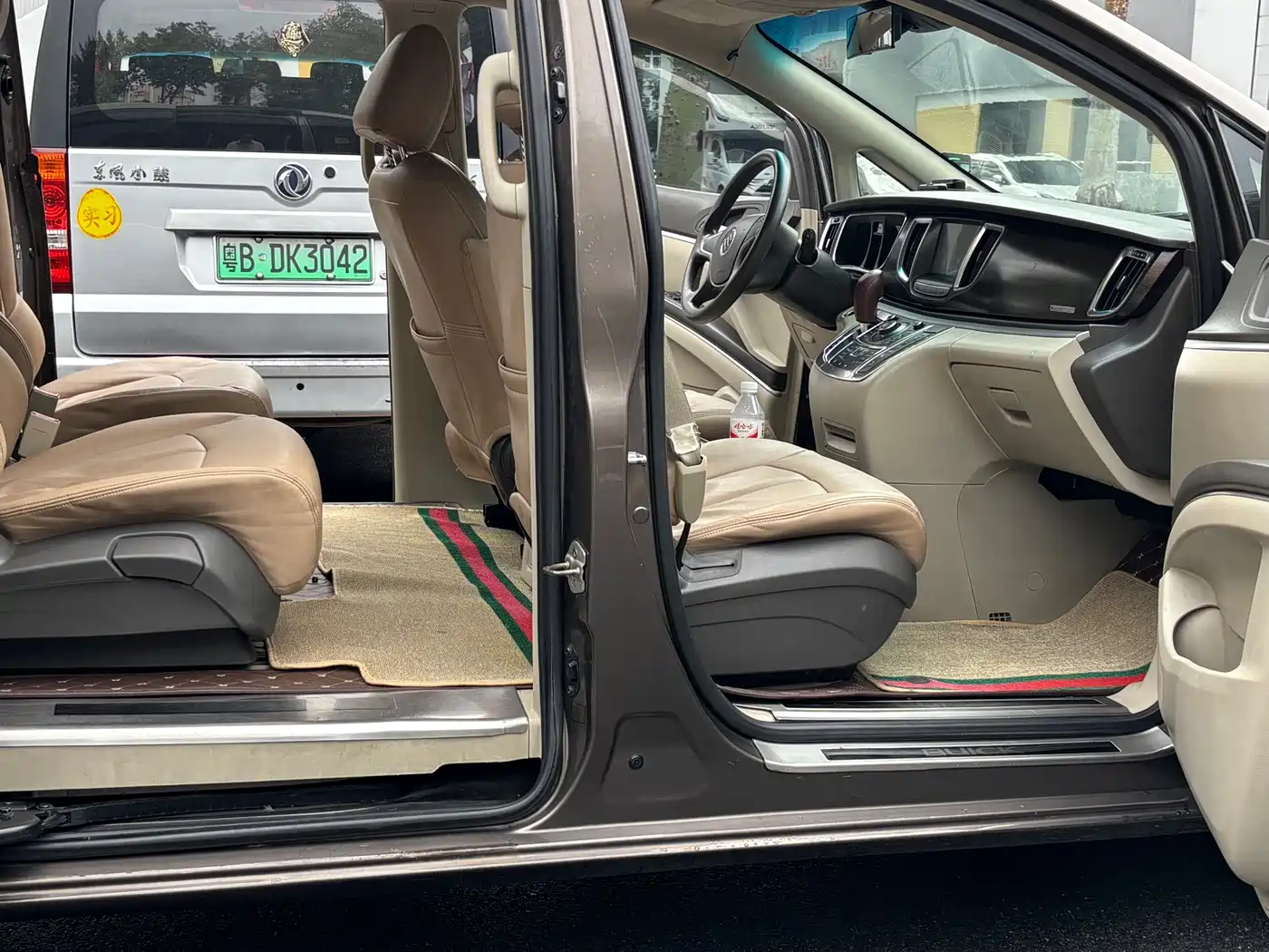 Buick GL8 2011 2.4L CT Luxury Business Comfort Edition фото 7