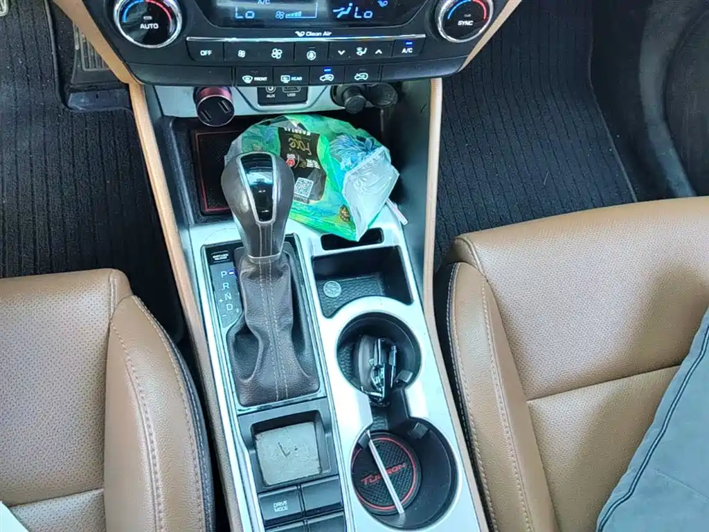 Hyundai Tucson 2015 1.6T Dual Clutch 2WD Smart фото 14
