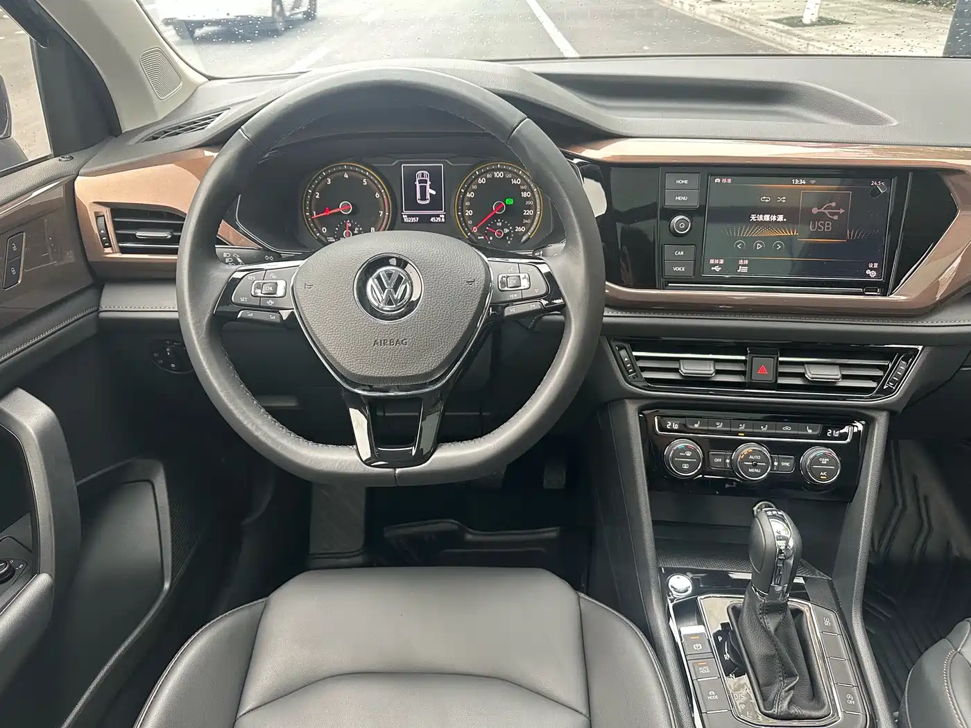 Volkswagen Tharu 2019 280TSI 2WD Luxury Edition China V фото 20