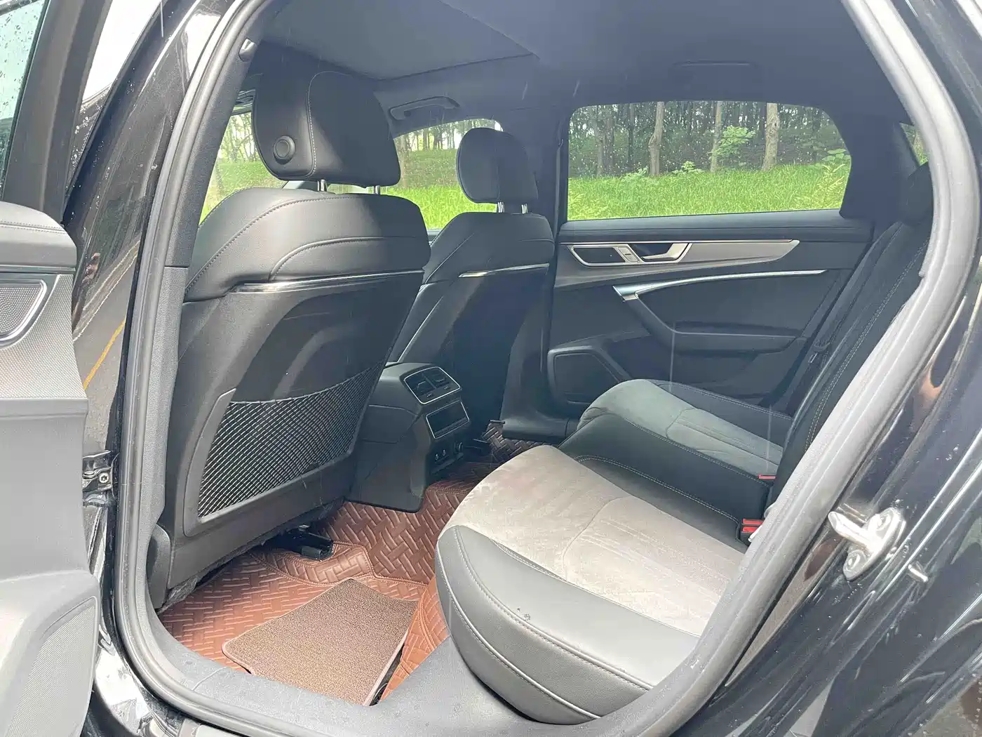 Фото 10 - Audi A6L