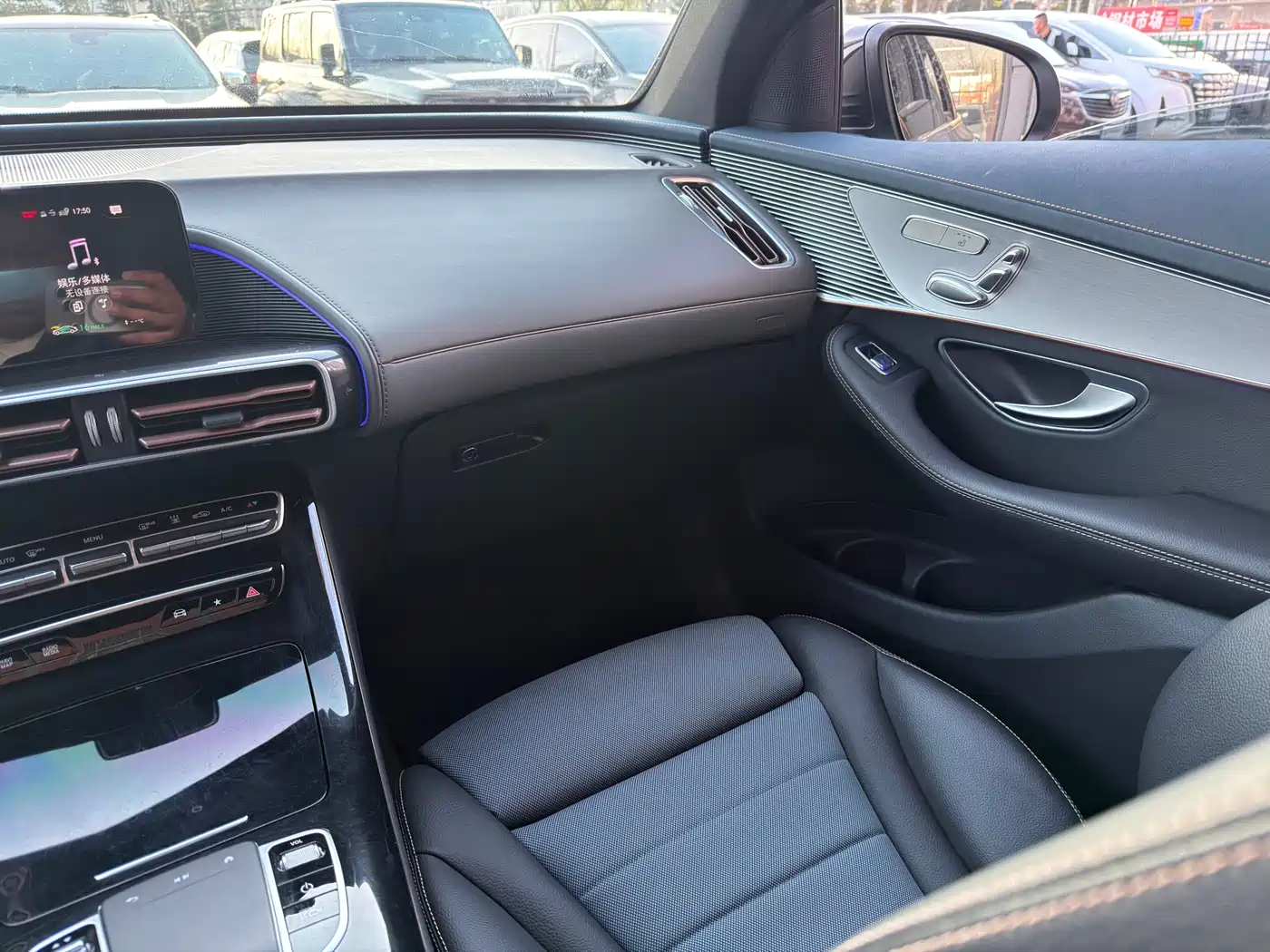 MERCEDES-BENZ EQC