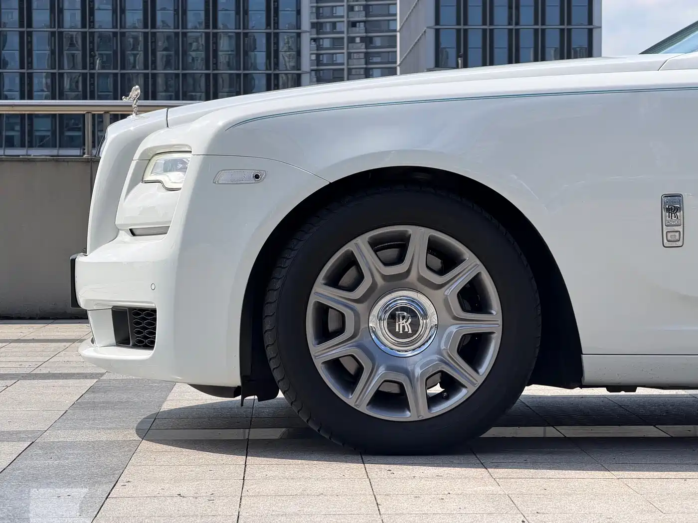 Rolls-Royce Ghost 2018 6.6T Standard Wheelbase фото 6