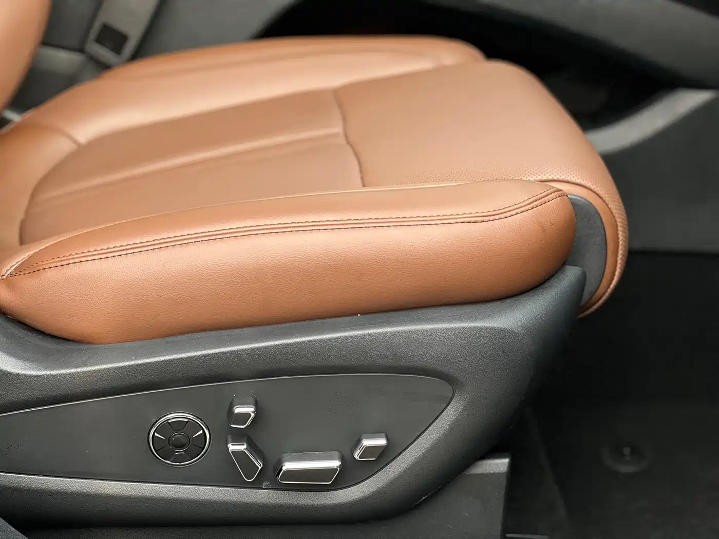 LINCOLN NAVIGATOR (IMPORT)