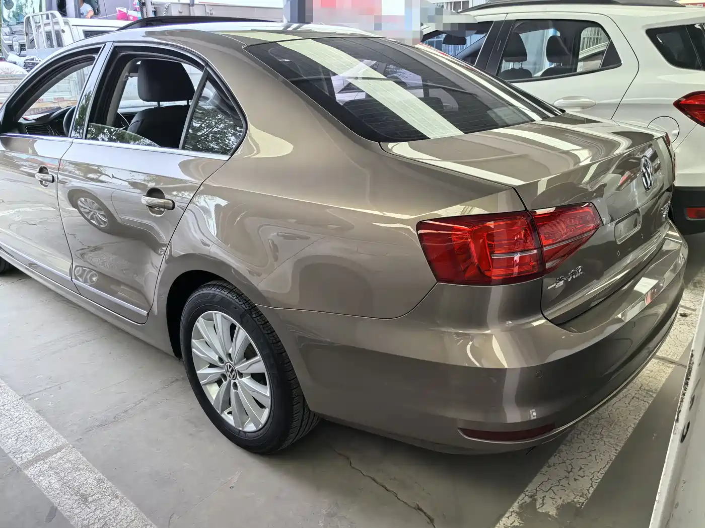 Volkswagen Sagitar 2015 230TSI Automatic Comfort фото 4
