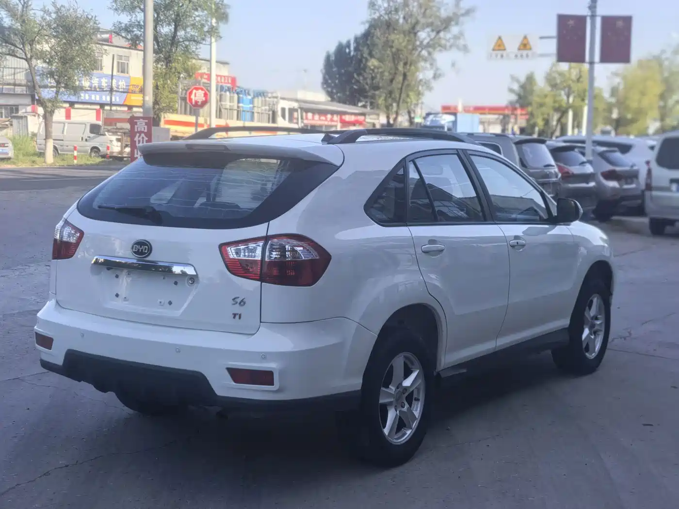 Фото 6 - BYD S6