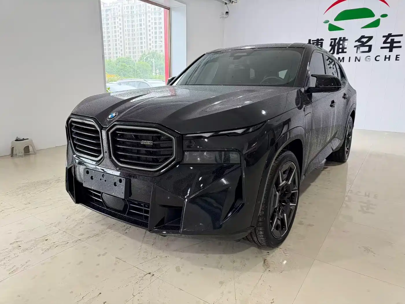 BMW XM 2023 50e фото 3
