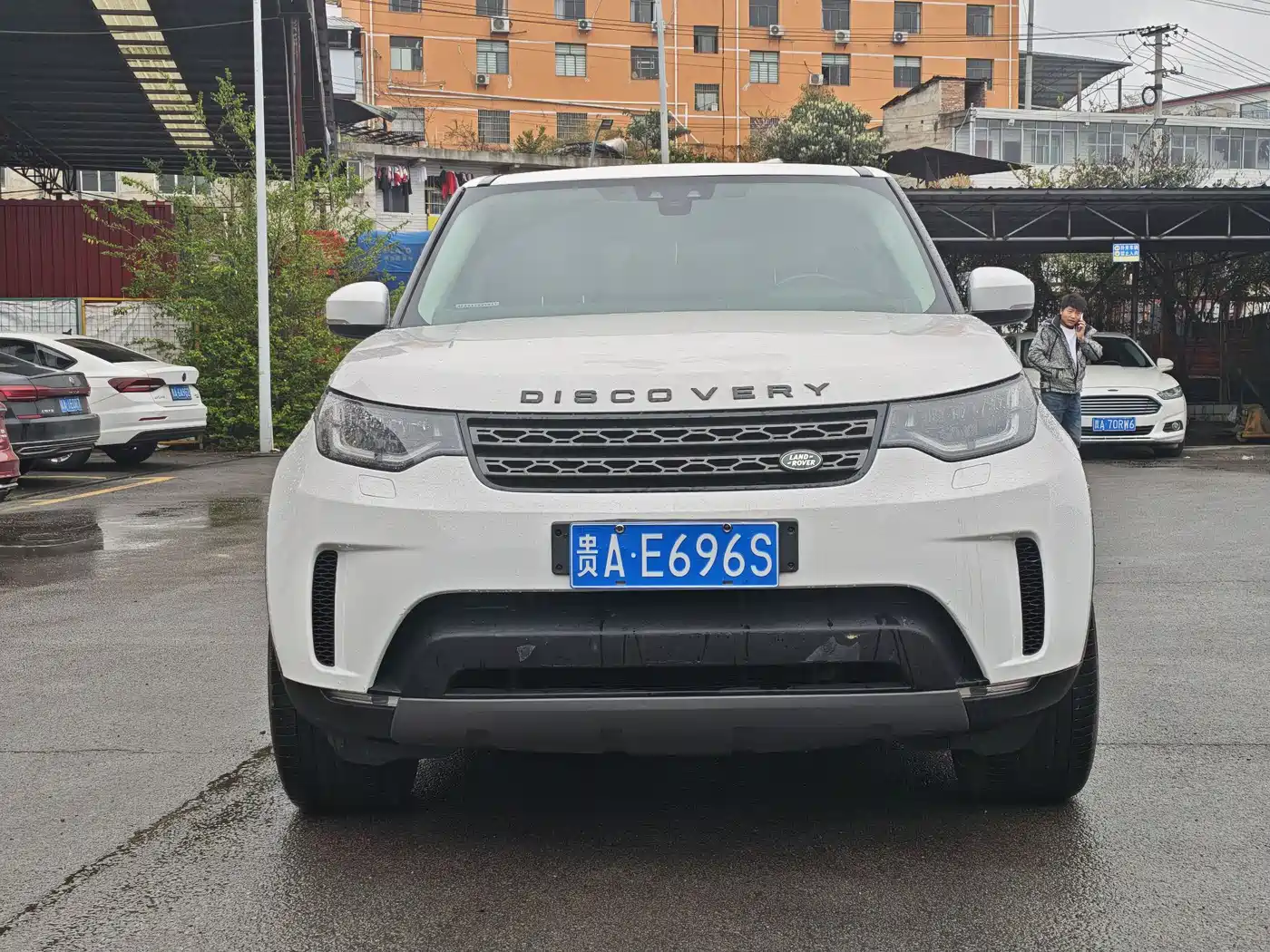 Land Rover Discovery 2017 3.0 SC V6 S фото 2