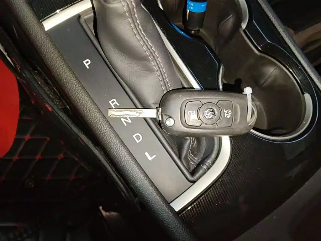 Buick Verano 2015 Sedan 20T Dual-clutch Leading фото 9