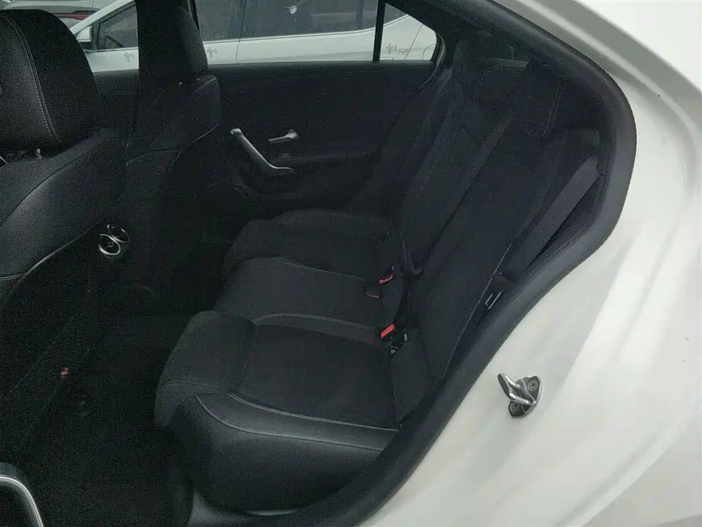 Mercedes-Benz A-Class 2022 Facelift III A 200 L Sport Sedan Fashion фото 17