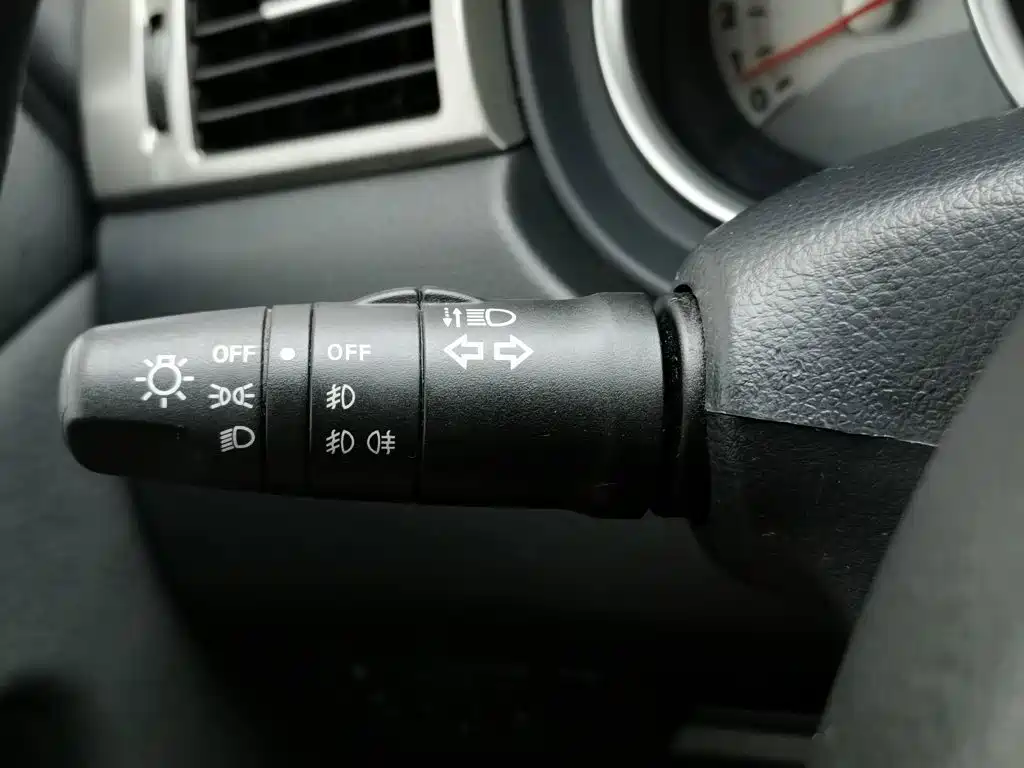 Nissan Tiida 2008 2008 1.6L Manual Fashion