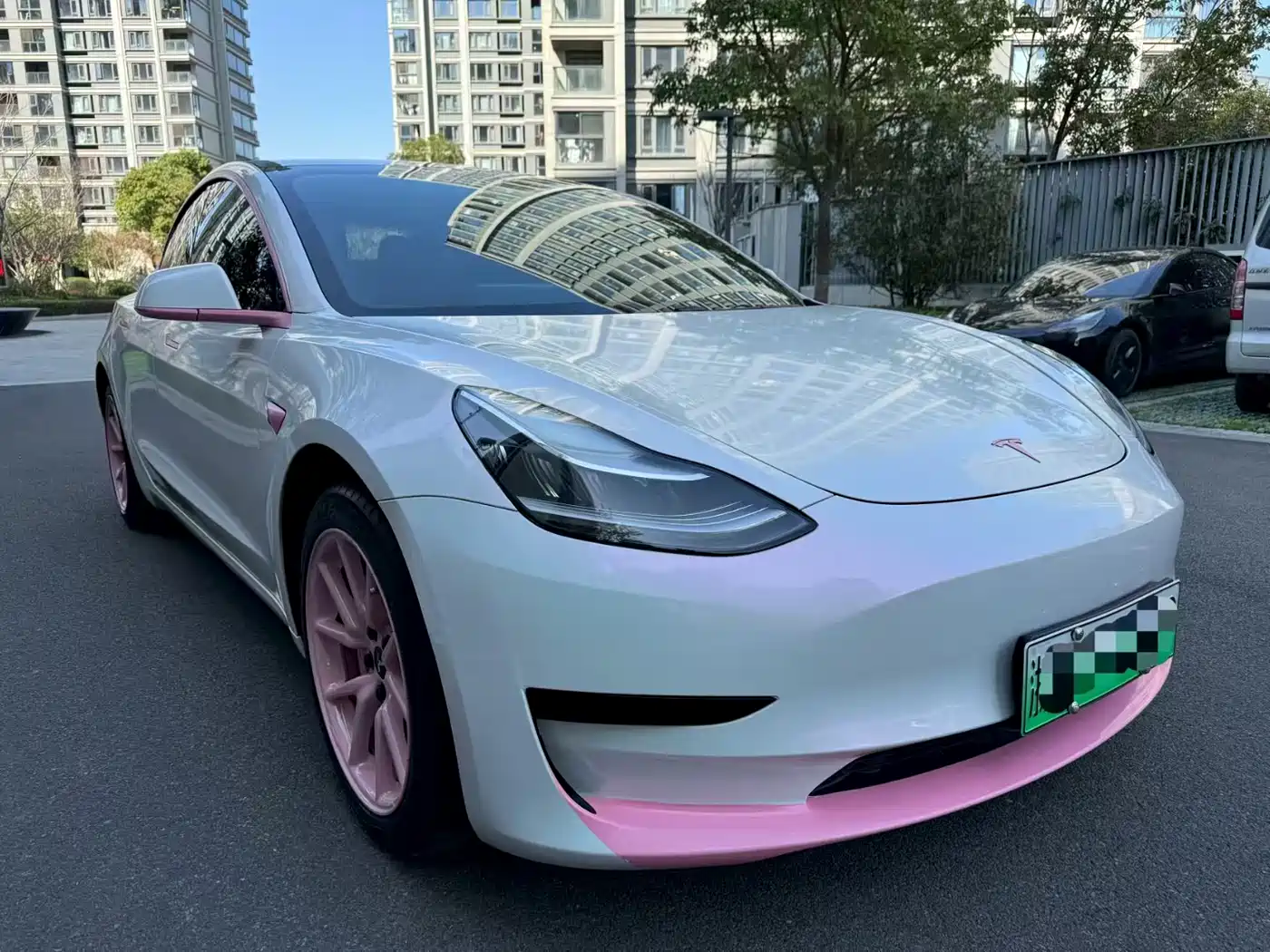 TESLA MODEL 3