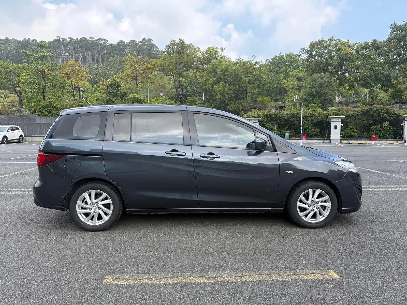 Фото 4 - Mazda Mazda5