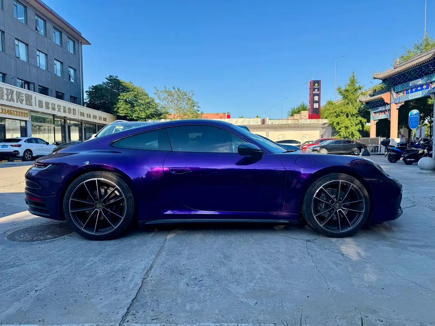 PORSCHE 911