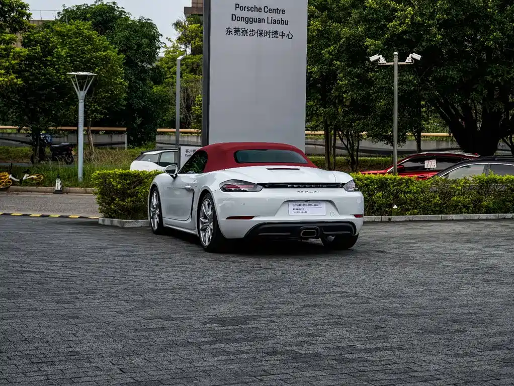 Photo 14 - Porsche 718