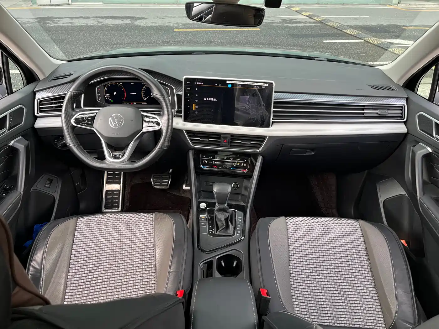 Volkswagen Tiguan L 2023 Facelift 330TSI Auto FWD R-Line Premium фото 15