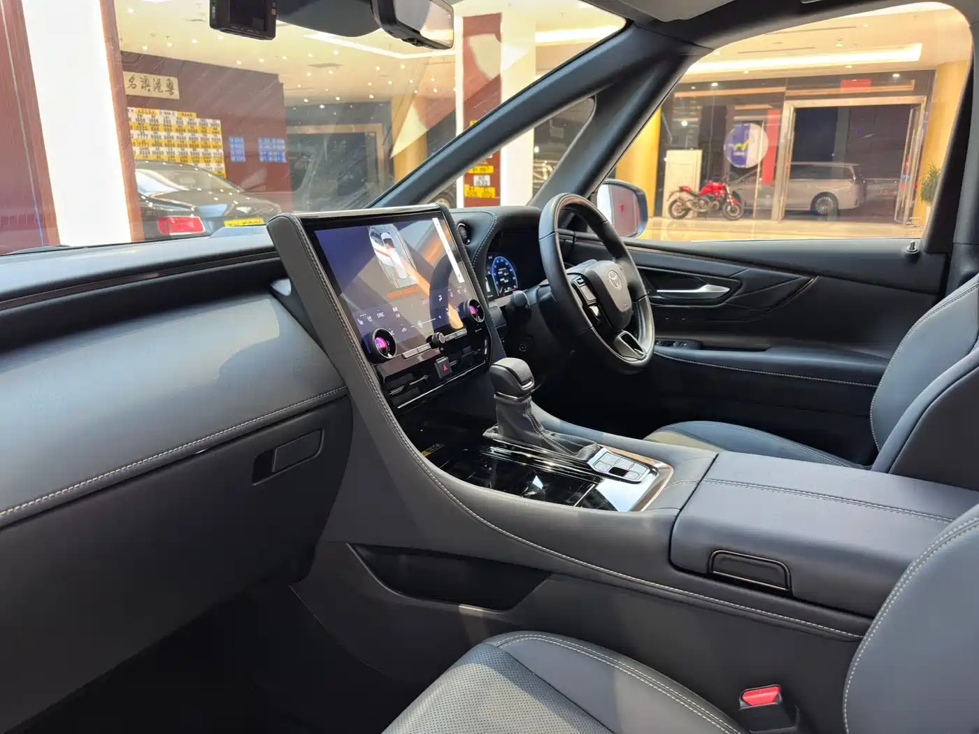Toyota Alphard 2025 Hybrid 2.5L Prestige Gold Edition фото 10