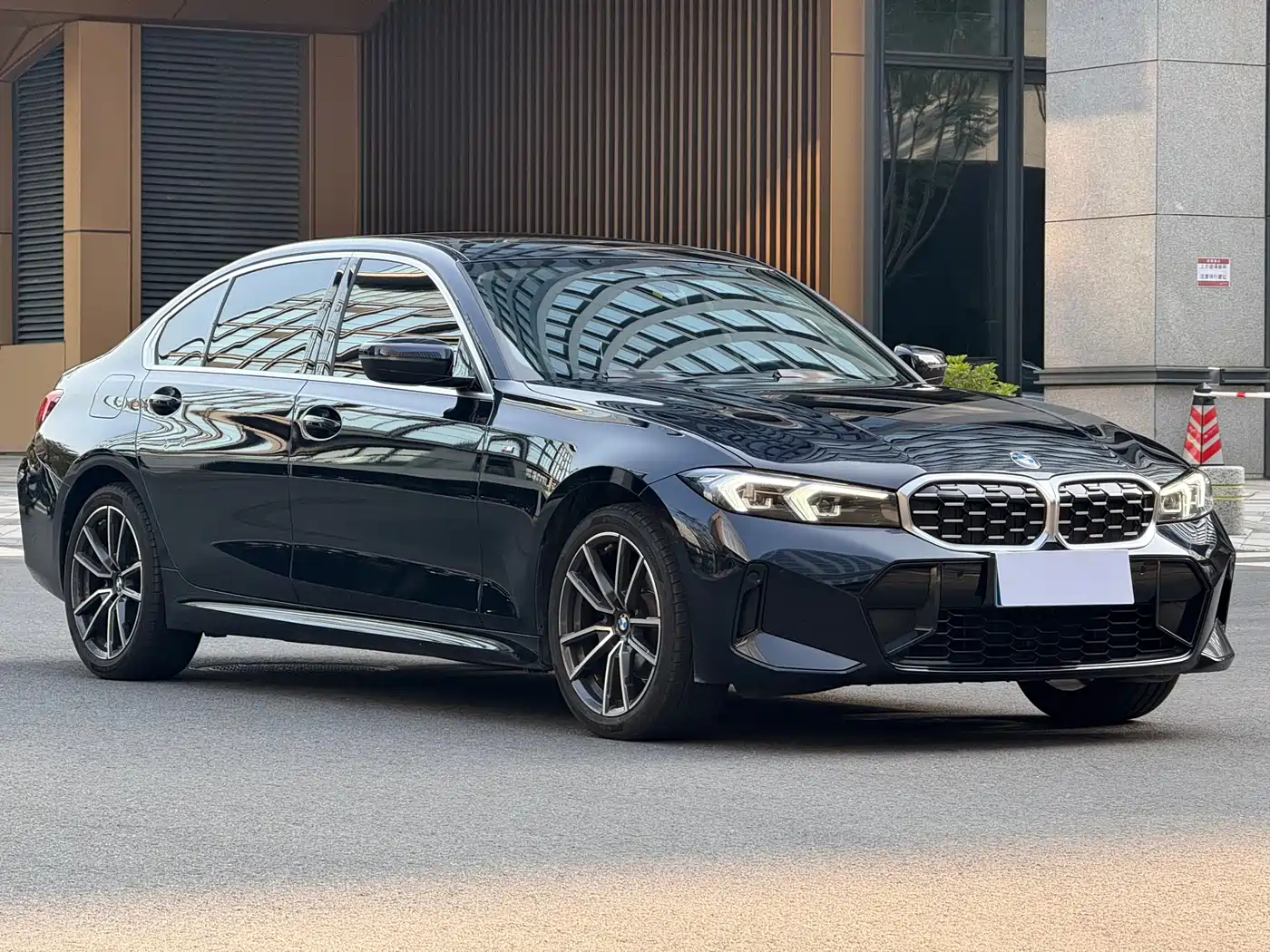 BMW 3 Series 2023 325Li M Sport Package фото 3