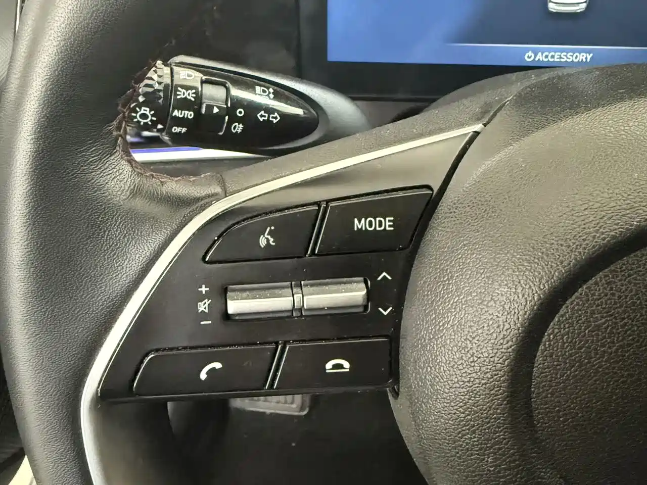 Hyundai Elantra 2023 Model 1.5L CVT LUX Premium Edition фото 10