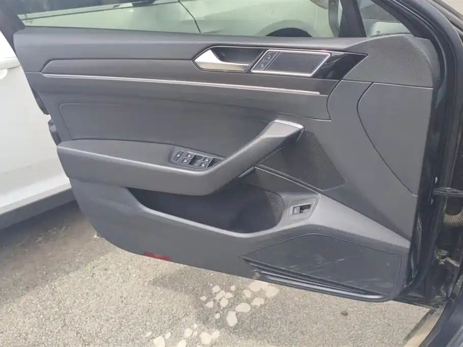 Volkswagen Magotan 2020 330TSI DSG Luxury фото 7