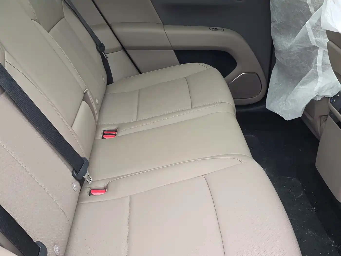 Photo 8 - Li Auto i6